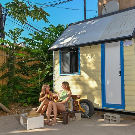 Caravan Hostel Tel Aviv By Roger Age 18-45 Exterior photo