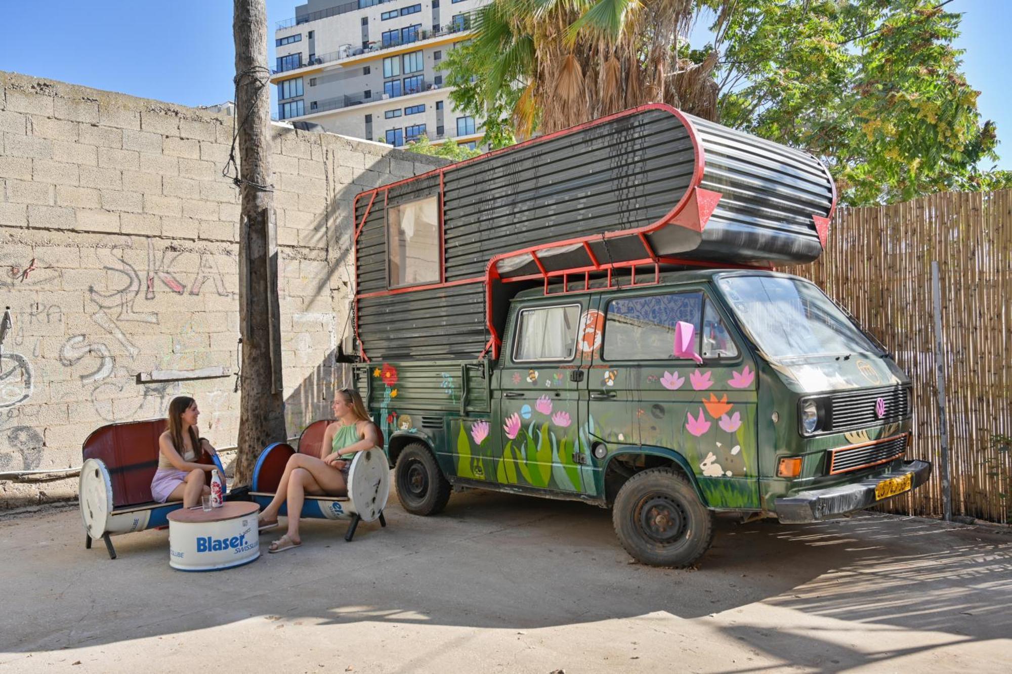 Caravan Hostel Tel Aviv By Roger Age 18-45 Exterior photo