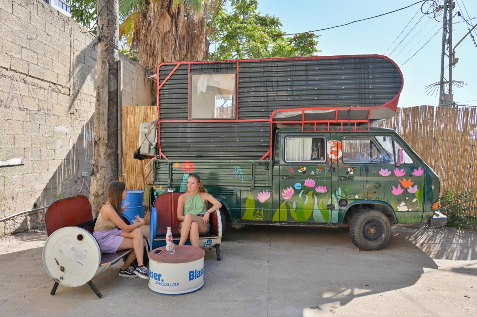 Caravan Hostel Tel Aviv By Roger Age 18-45 Exterior photo