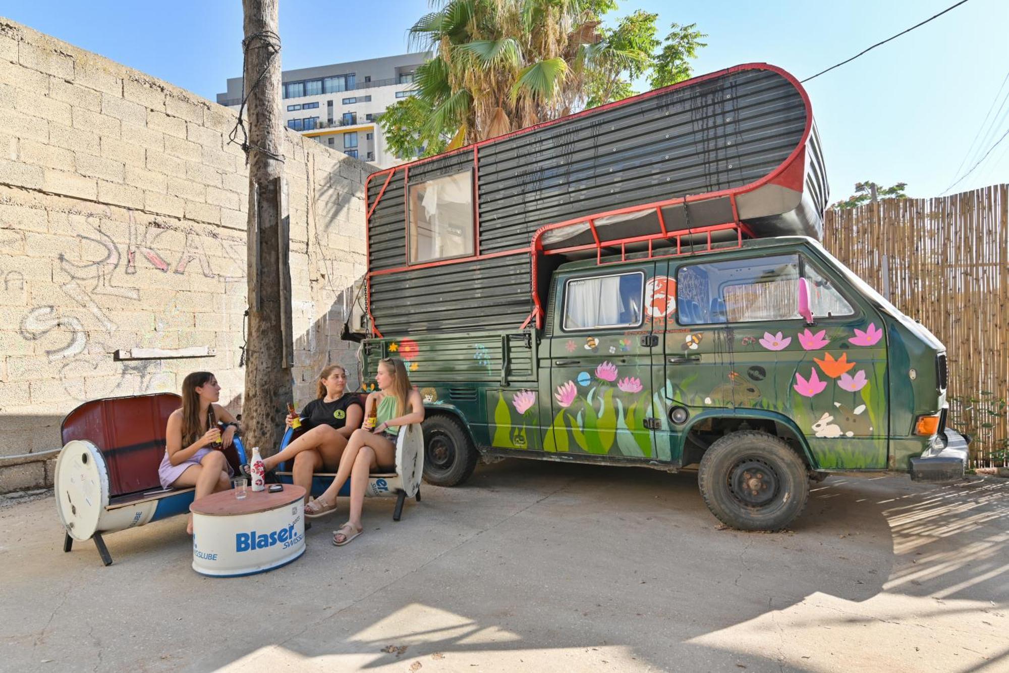 Caravan Hostel Tel Aviv By Roger Age 18-45 Exterior photo