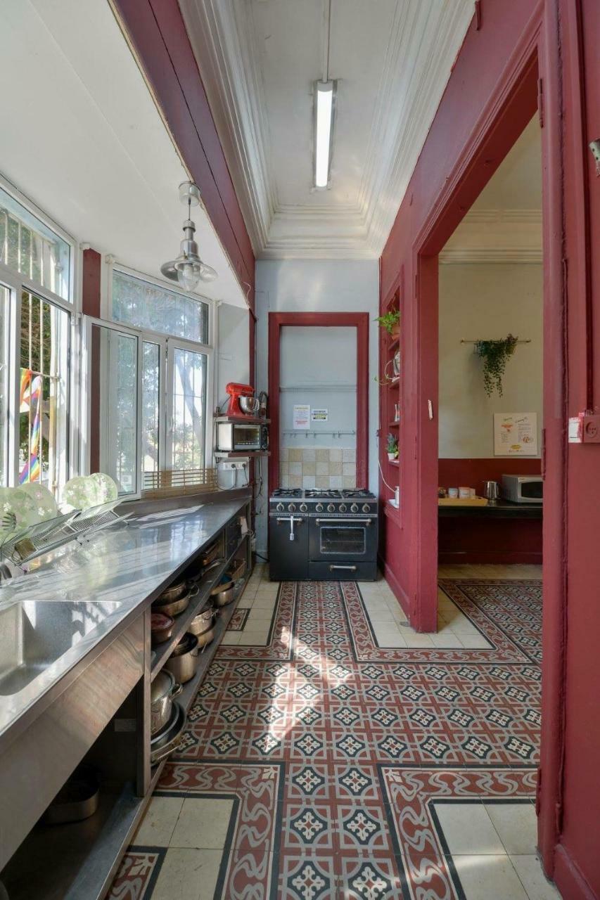 Caravan Hostel Tel Aviv By Roger Age 18-45 Exterior photo