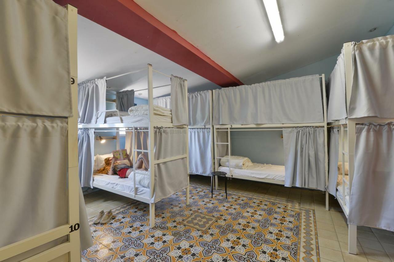 Caravan Hostel Tel Aviv By Roger Age 18-45 Exterior photo